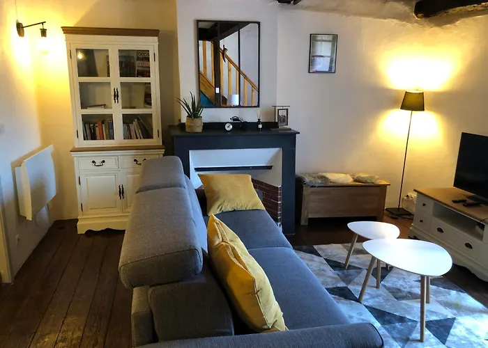 Le Balcon D Hautpoul بيت للعطل